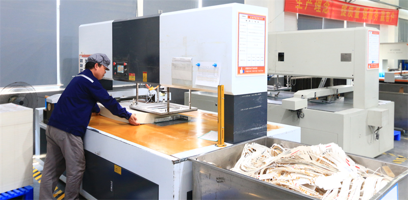 生產(chǎn)設備 上半部分需剪裁  清廢機 - 副本.JPG